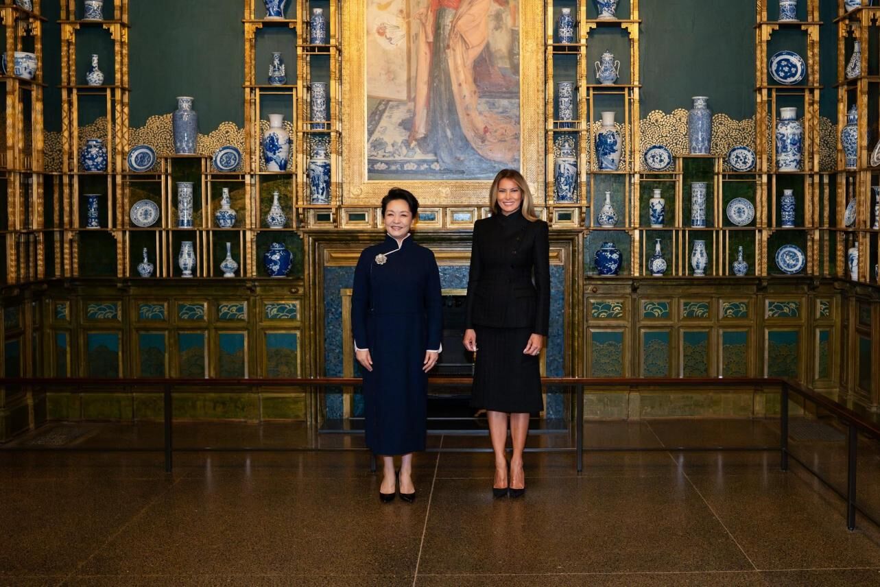 Peng Liyuan ve Melania Trump, Smithsonian Ulusal Asya Sanatı Müzesi’nde