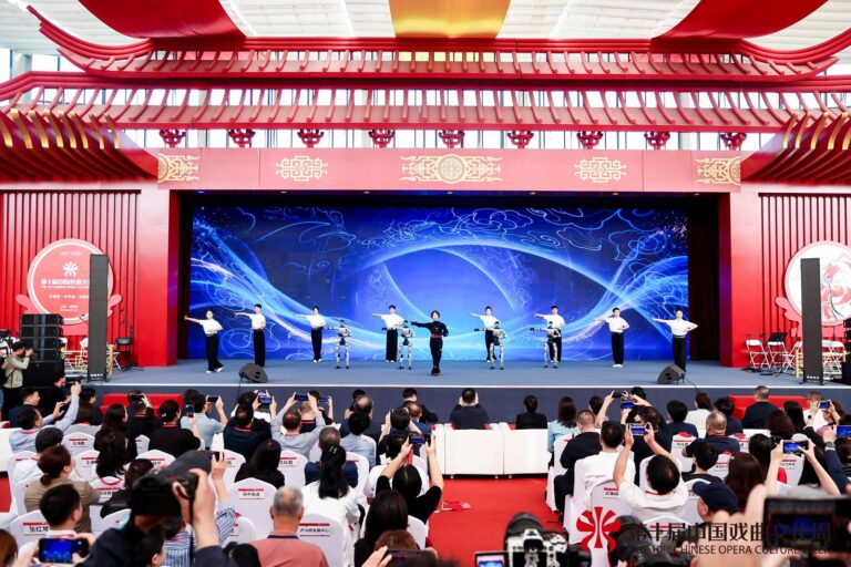 Beijing Garden Expo Park'ta 10. Çin Opera Kültür Haftası açılış gösterisi